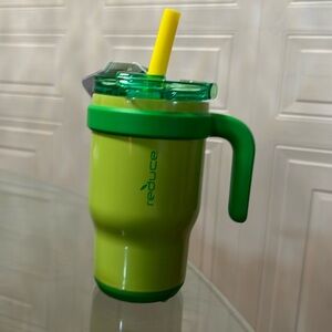 Brand New Grow With Me reduce spill proof desing Steinless Steel 14 Oz.